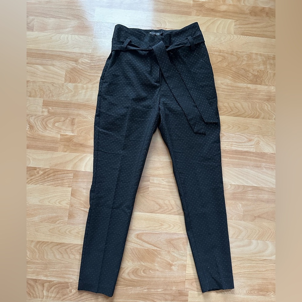 Women’s New York and Company Black and Gold Straight Leg Pants Size 4 Never Worn